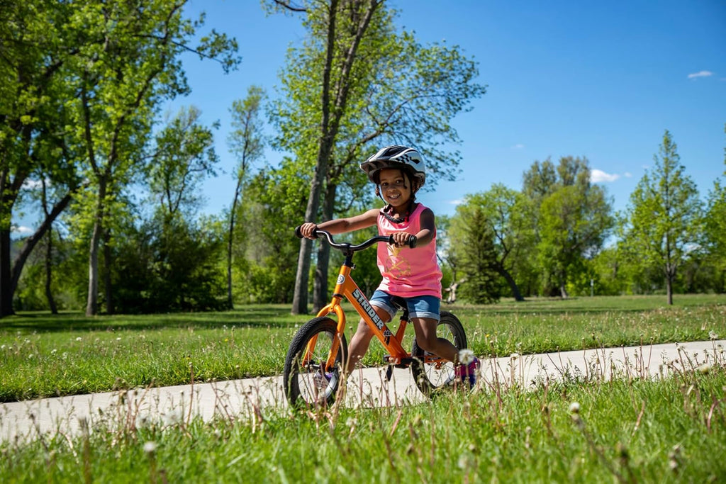 Strider 14x Classic, draisienne pour enfants de 3 à 6 ans - Comprend des poignées personnalisées, un siège rembourré, un repose-pieds performant et des pneus tout usage - Montage et réglages faciles - Enhanced