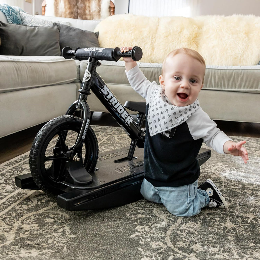 Vélo d'équilibre Strider 12" Pro + base à bascule - Aide bébé à apprendre à faire du vélo d'équilibre - Pour les enfants de 6 mois à 4 ans - Montage et réglages faciles - Enhanced